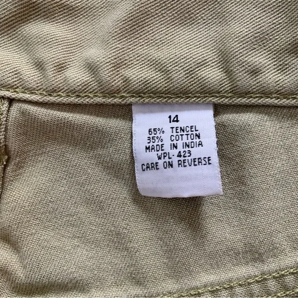 Levi’s Faded Olive Green Vintage Relaxed Fit High Waist 550 Jean Shorts - Picture 4 of 5